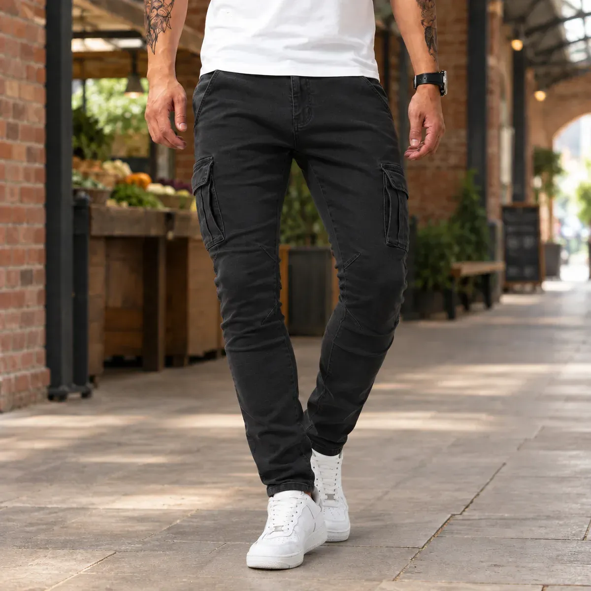 Max Tapered Cargo Pants in Black